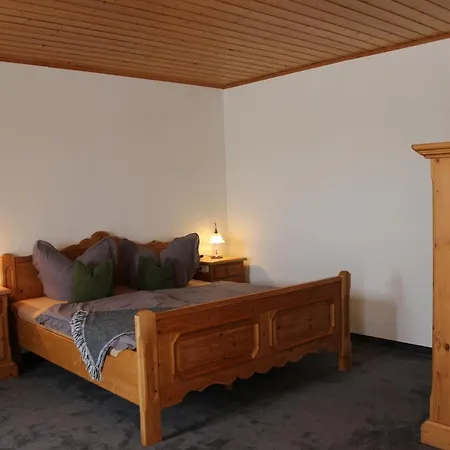 S' Berghaeusl Randeck Эссинг